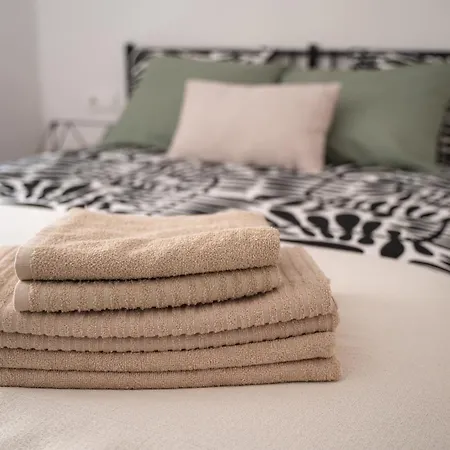 Apartamento en el corazón de Granada - Cochera-3