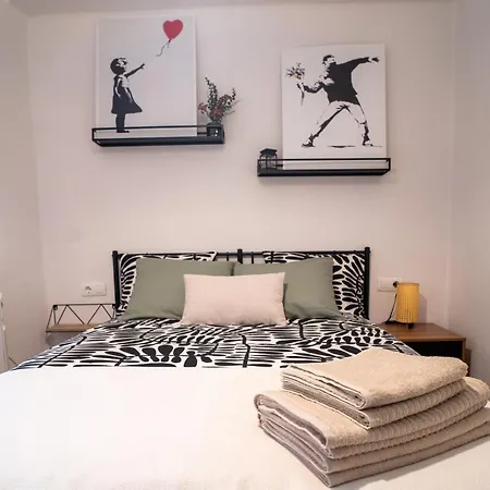 Apartamento en el corazón de Granada - Cochera-2